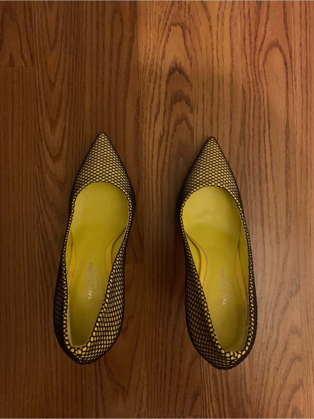 Vero Cuoio Yellow and Black Pointed-Toe Pumps